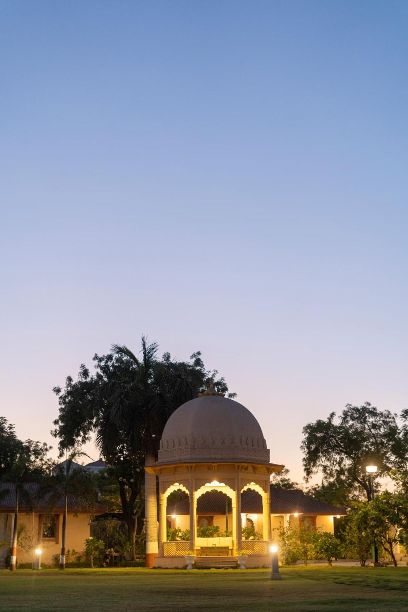Holiday Resort & Spa A Unit Of S Poddar Group Gāndhīdhām Buitenkant foto